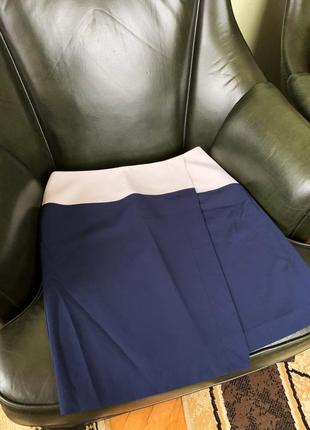 Класична двохкольорова спідниця від