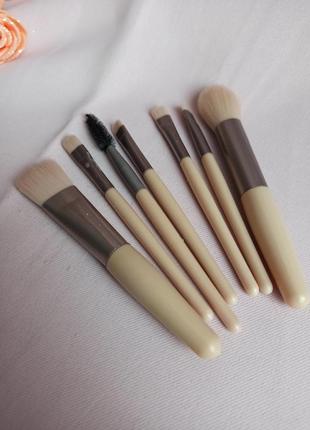 Кисти для макияжа набор
