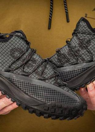 Nike acg mountain fly low