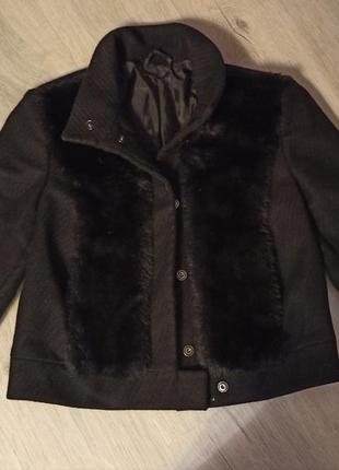 Продам коротке жіноче пальто, бренду sisley