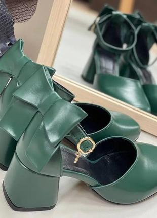 Екслюзивні туфлі з італійської шкіри жіночі смарагдові зелені2 фото