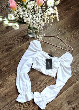 Укорочений топ з довгими рукавами prettylittlething