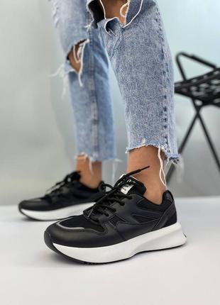 Черные кроссовки по скидке