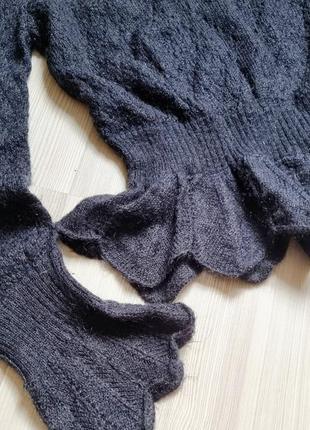Мохеровый нежный свитер в узор с баской вязаный чёрный4 фото
