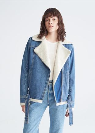Жіноча джинсова oversize куртка на хутрі1 фото