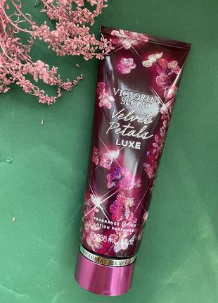 Парфумований оригінальний лосьйон velvet petals victoria’s secret