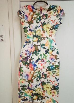 Платье футляр ,в цветочньій принт5 фото