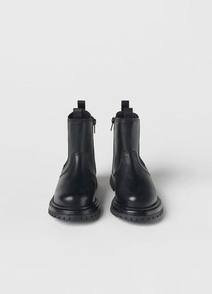 Чорні шкіряні черевики челсі zara