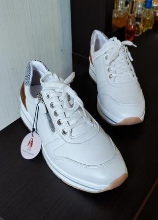 Білі шкіряні жіночі кросівки 41 - 42 розмір hush puppies6 фото