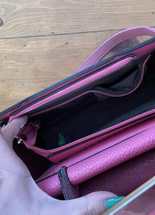 Розовая сумочка малиновая с ремешком6 фото