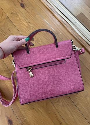 Розовая сумочка малиновая с ремешком5 фото