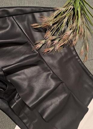 Кожаные шорты, шорты-юбка  tally weijl🥳