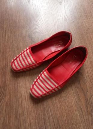 Стильні круті туфлі червоного кольору р. 38 натуральна шкіра