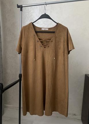 Замшевое коричневое платье с затяжкой на груди3 фото