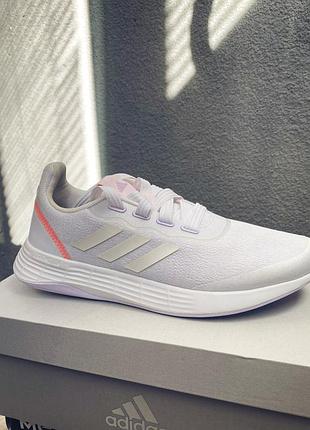 Білі жіночі кросівки adidas originals qt racer sport