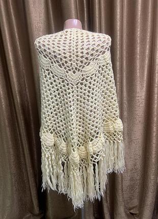 Тёплая ажурная шаль платок лимонного жёлтого цвета ручной работы