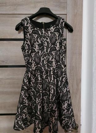 Платье с широкой юбкой,размер хs