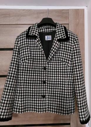 Пиджак черно-белый