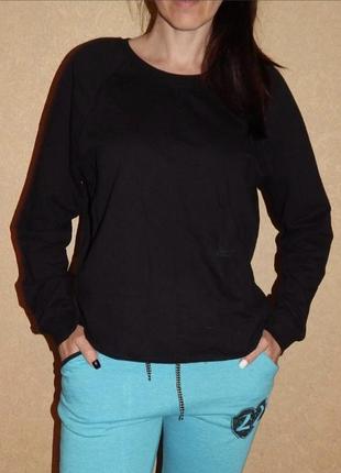 Свитшот черного цвета размер с