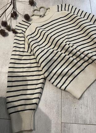 Фирменный свитер в полоску бренда c&amp;a