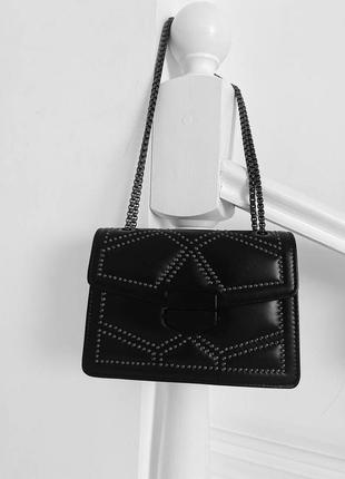 Женская сумочка с металлической цепочкой4 фото