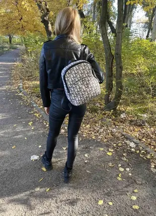 Стильный женский рюкзак сумка трансформер в стиле диор7 фото