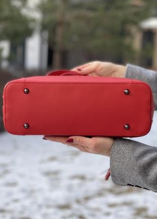 Шкіряна червона класична сумка grazia, італія4 фото