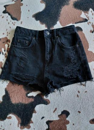 Черные джинсовые шорты1 фото