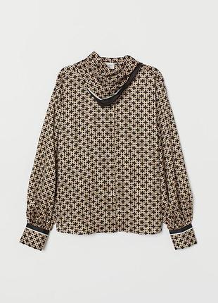 Сатиновая блуза геометрический принт с платком Marvelard allan x h&amp;m