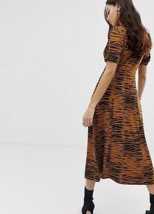 Платье миди в тигровый принт7 фото