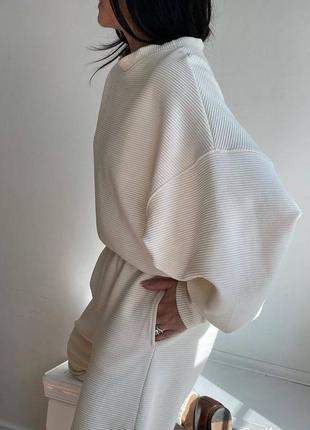 Костюм спортивний жіночий молочний однотонний оверсайз світшот  джогери на високій посадці з кишенями стильний якісний4 фото