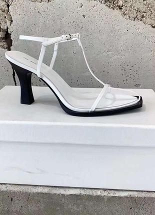 Босоніжки в стилі роу the row