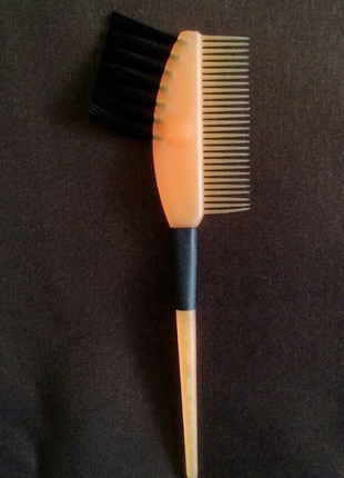 Професійний пензлик для фарбування волосся wellaflex з гребінцем1 фото