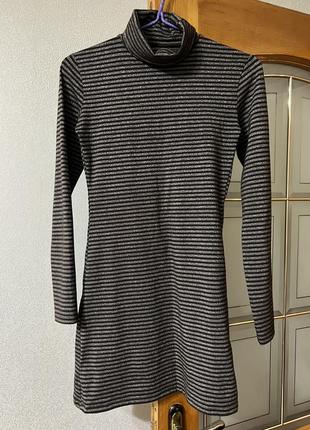 Платя по талії