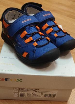 Закриті сандалі geox 35 р