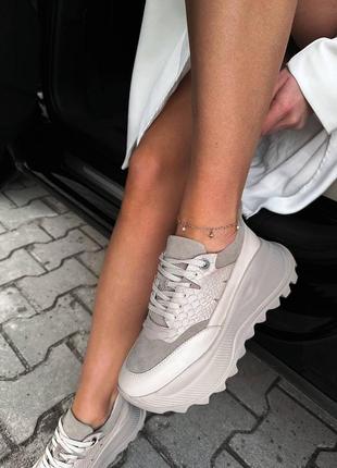 Шкіряні бежеві кросівки на платформі 😍