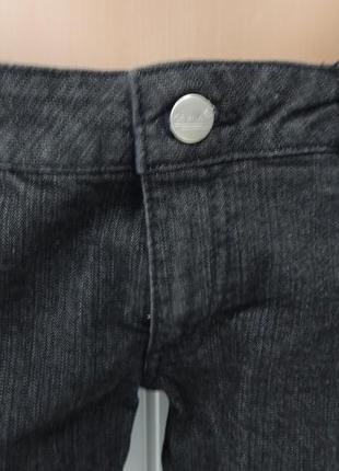 Женские черные джинсы с вишивкой на карманах carla3 фото