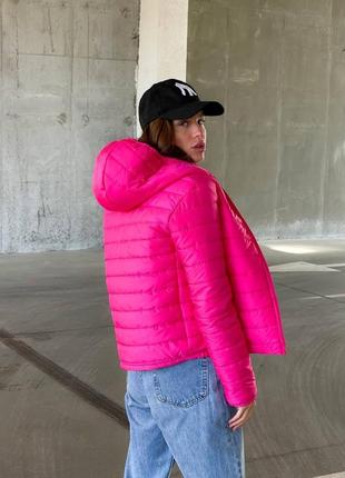 Коротка демі курточка малинова