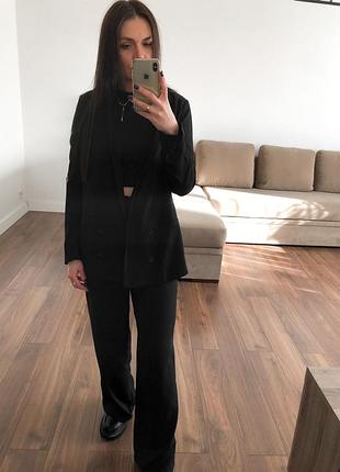 Невероятный комбинированный брючный костюм с брюками палаццо