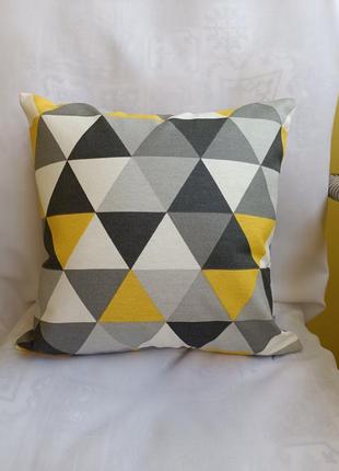 Декоративна наволочка 30*30 см  трикутники, ромби для декора,сіро жовті наволочки