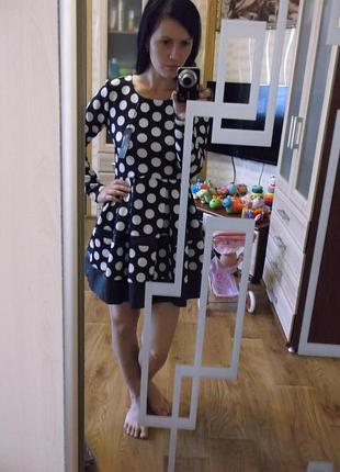 Красивое платье в горох модель колокольчик с пышной юбкой