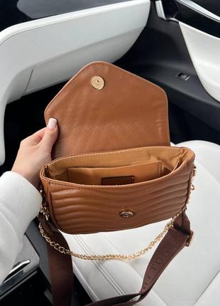 Стильная брендовая сумочка с ключницей. цвет camel. длинный ремешок.5 фото