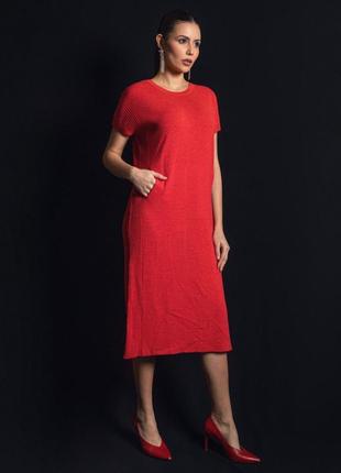 Элегантное красное платье serianno