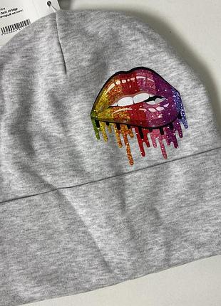 Котонова шапочка осінь/весна. з губами, lips 54/56 розмір