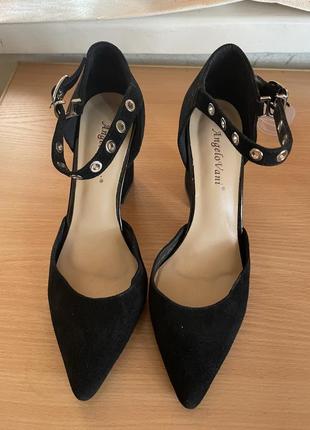 Женские туфли