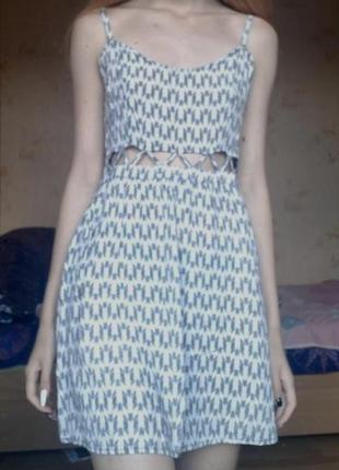 Летнее платье сарафан с вырезом на талии h&amp;m9 фото