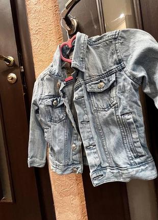 Джинсовый пиджак для девочки (116 размер)3 фото