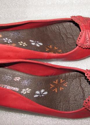 Гарні шкіряні туфлі ~ botter~ р 39