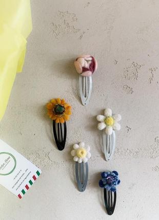 Шпильки для волосся з вовняними квітами ручна робота