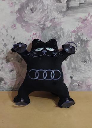 Іграшка кіт саймона з вишивкою логотипу марки ауді подарунок чоловікові парню1 фото